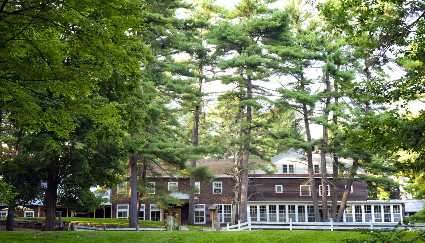 Pine Lodge Bristol Exterior photo