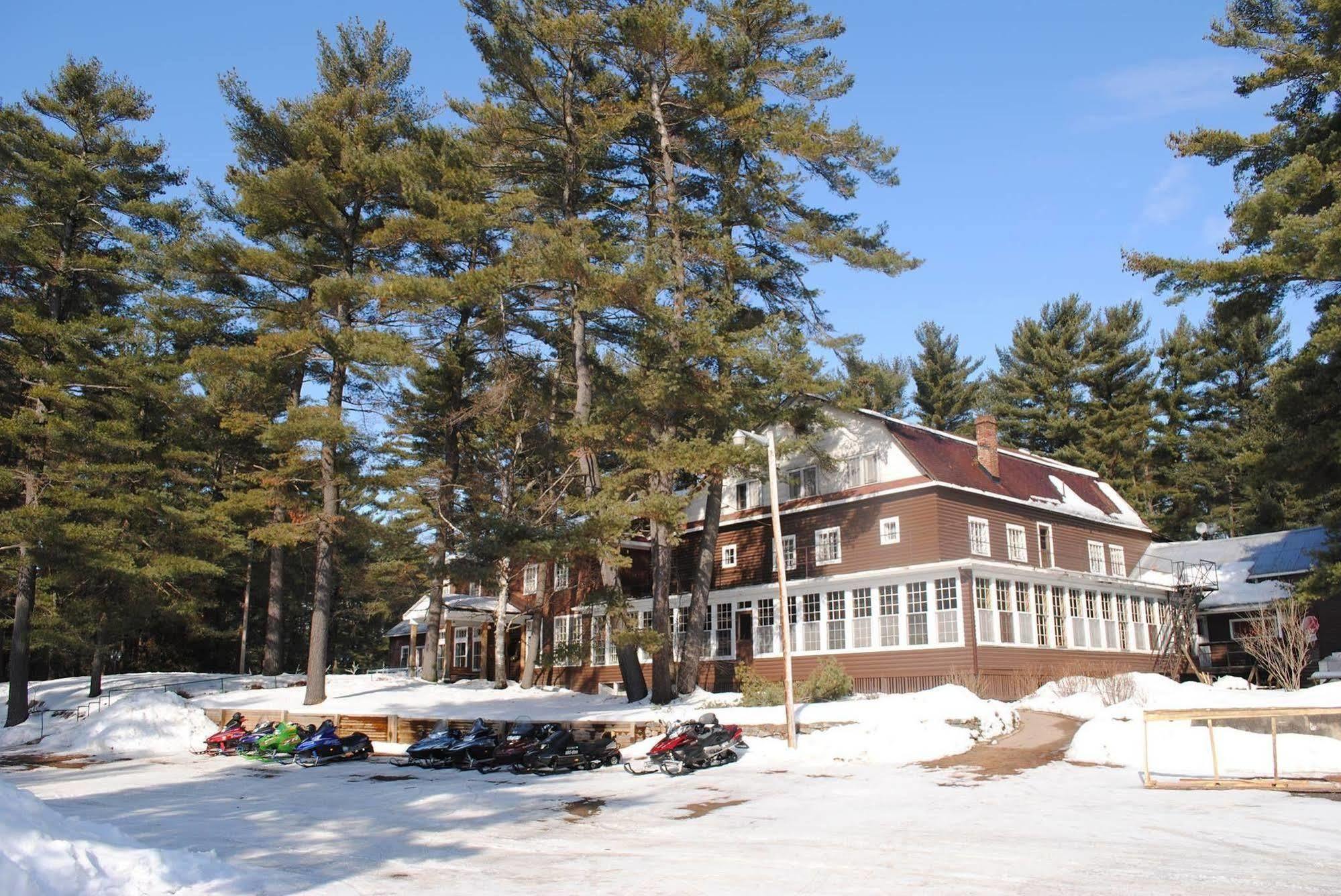 Pine Lodge Bristol Exterior photo